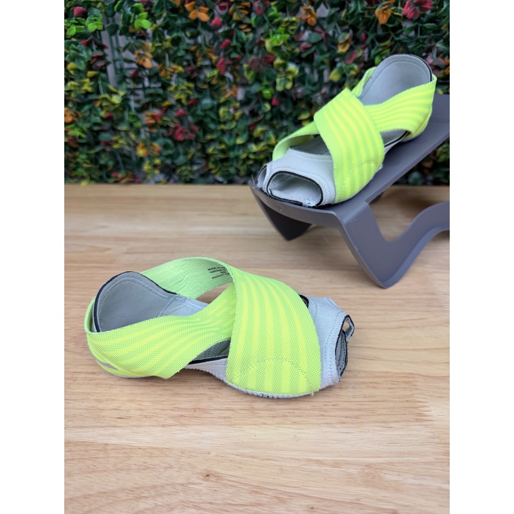 Nike Studio Wrap Yoga Pilates Barre Shoes Neon Volt Wolf Grey 629348-701 Small